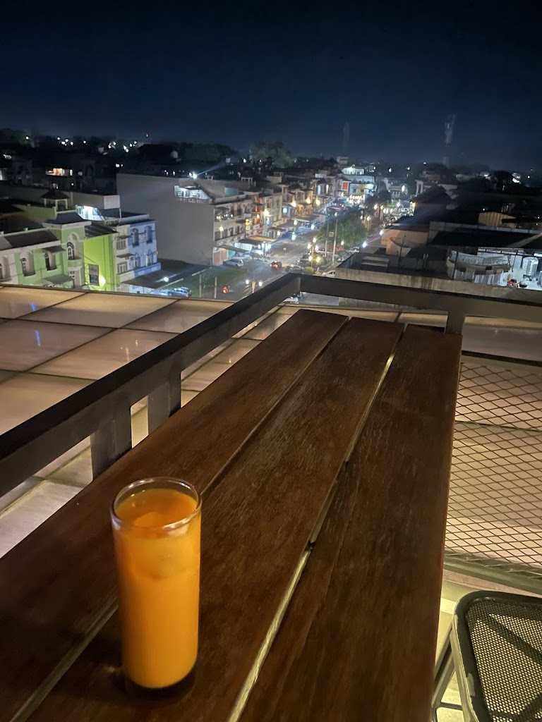Alvina Hotel & Cafe