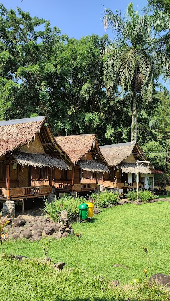 Arusliar Nusa Traditional Cottages