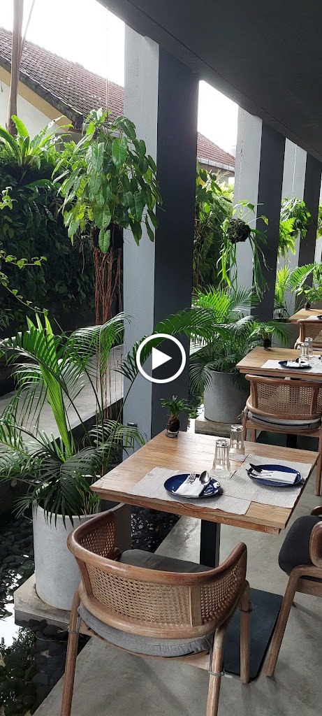 Ayom Suite