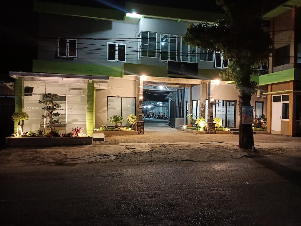 Bromo Family Guest House