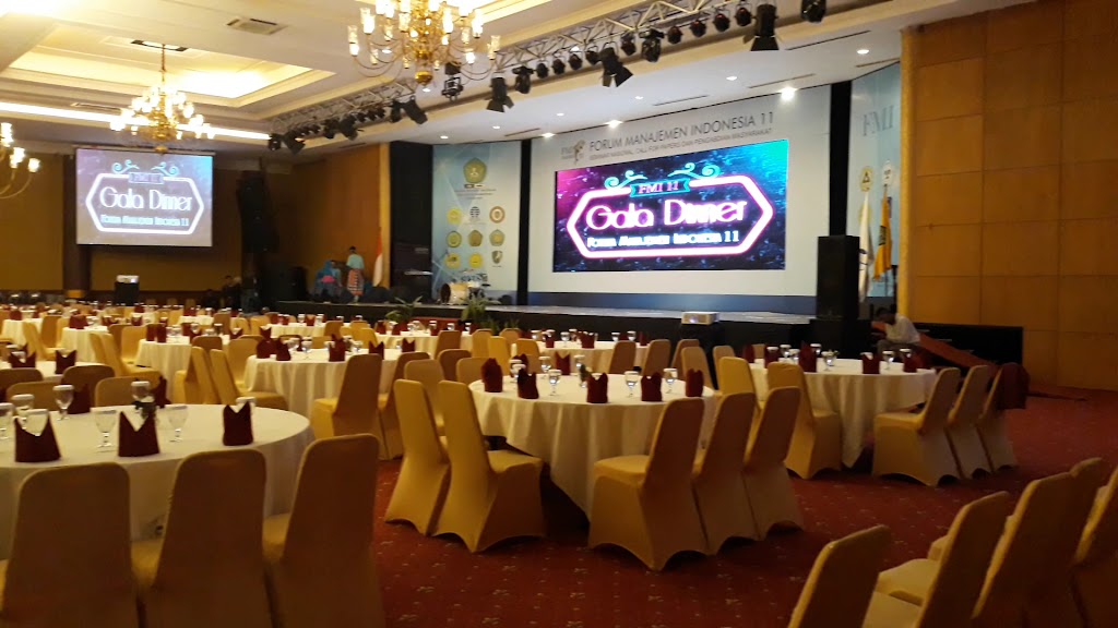 an outdoor pool & 3 restaurants