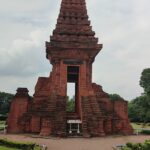 set in a landscaped park.