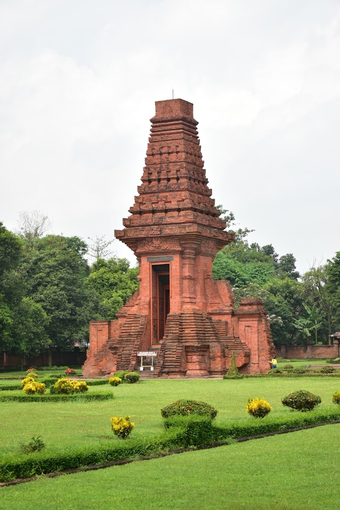 Candi Bajang Ratu