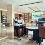 Bright rooms & suites in a modern hotel with 2 restaurants