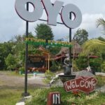 an open-sided dining area & a prayer room.