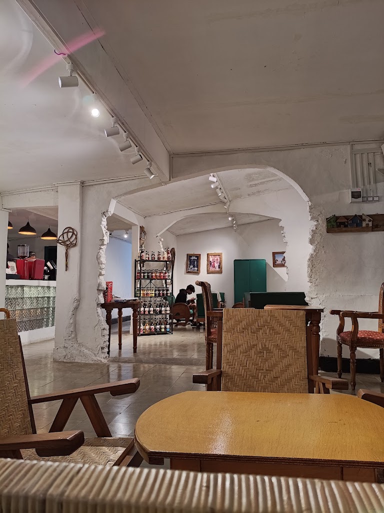 Dot. Social and Space