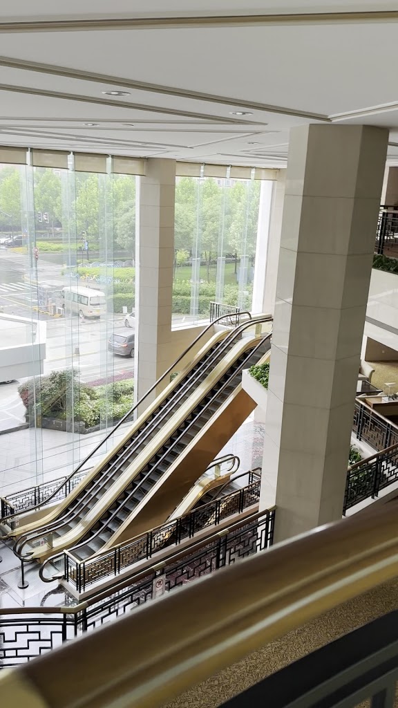 Polished hotel in 2 high-rise towers