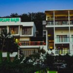 eat and stay in Labuan Bajo