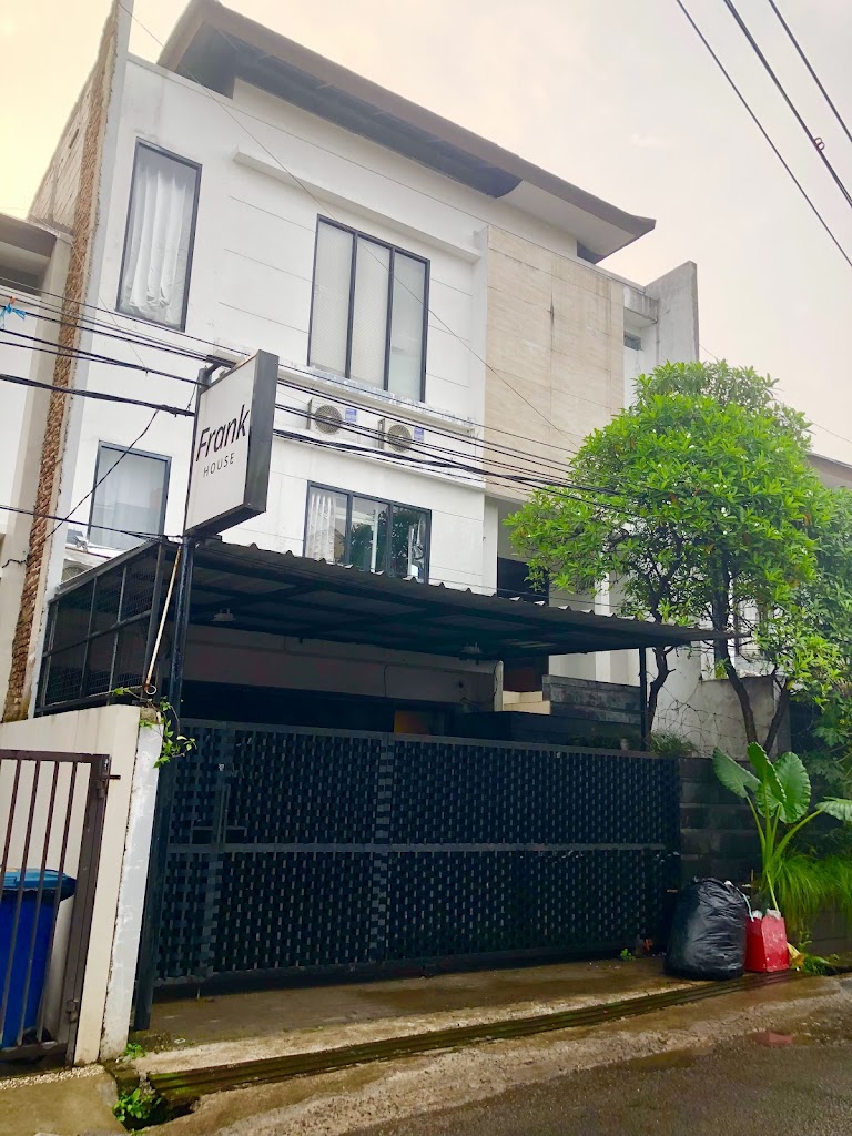 Frank House Guest House & Korean Style Kostel, Hotel in Pasirkaliki, Cimahi Utara, West Java