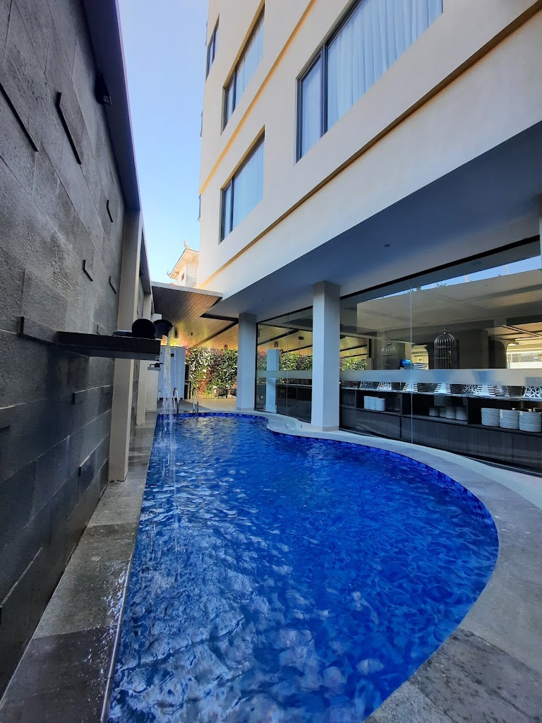 Front One Gosyen Hotel Salatiga