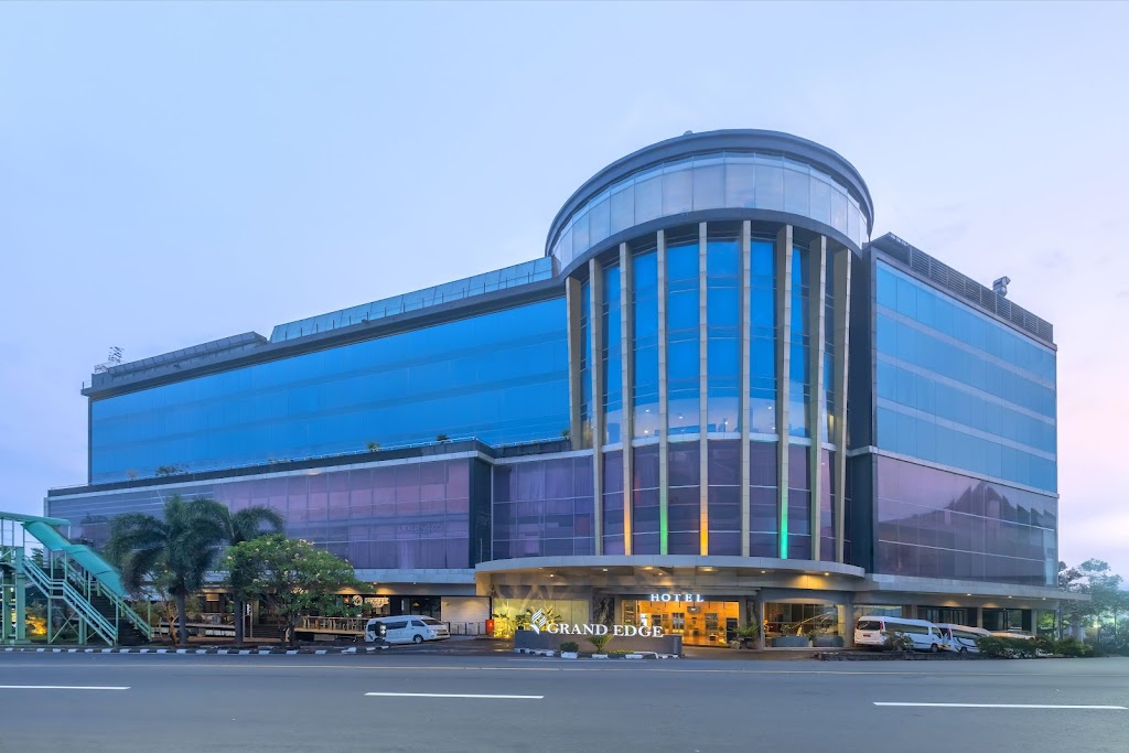 Grand Edge Hotel