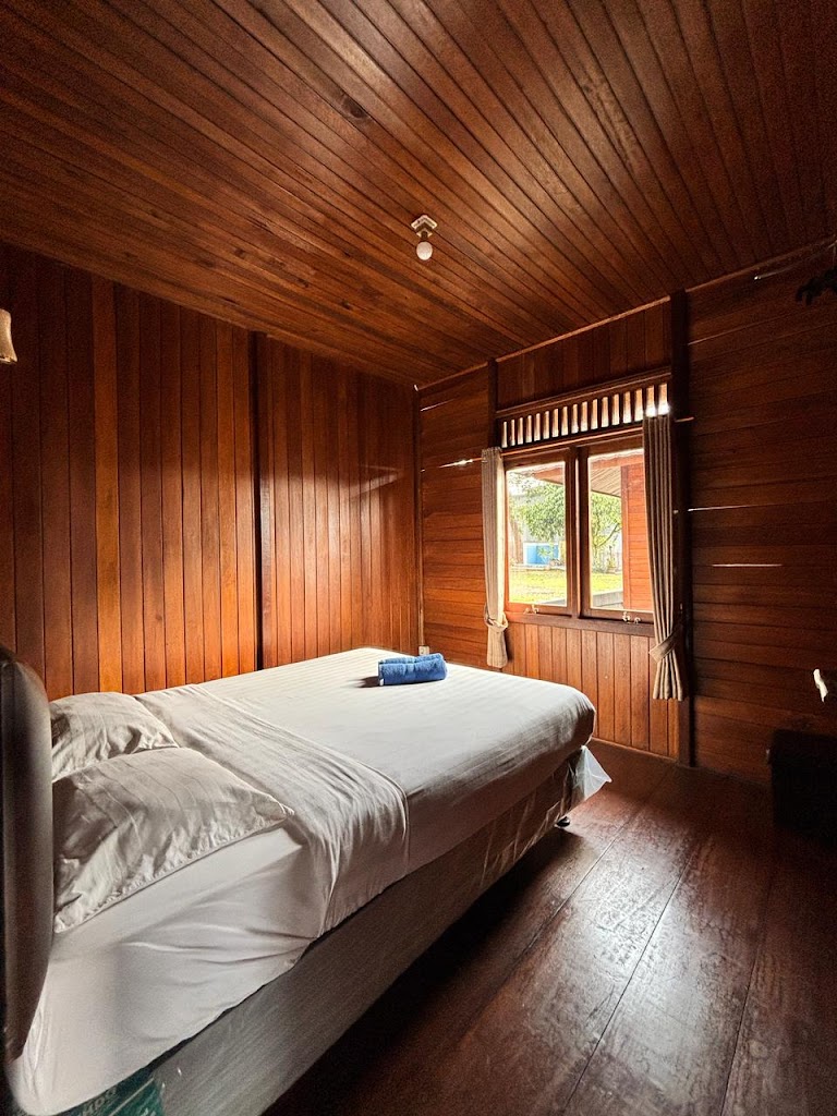 Grand Royale Tapos menawarkan suasana yang sempurna jauh dari hiruk pikuk kota yang panas dan melelahkan.