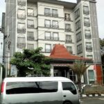 plus an airy Halal restaurant.