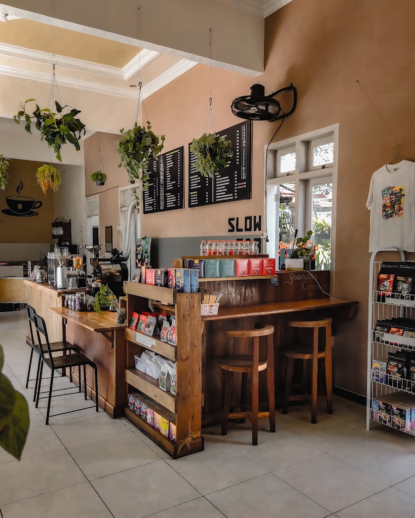 Grandma Coffee & Roastery