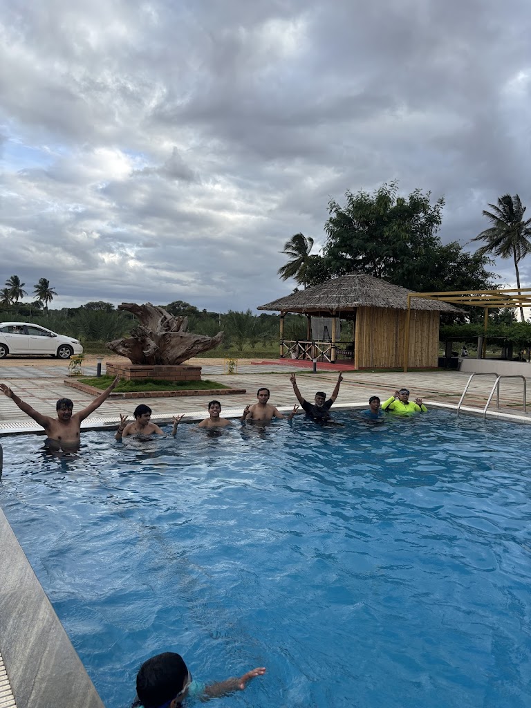 creating a space that feels open & intimate.