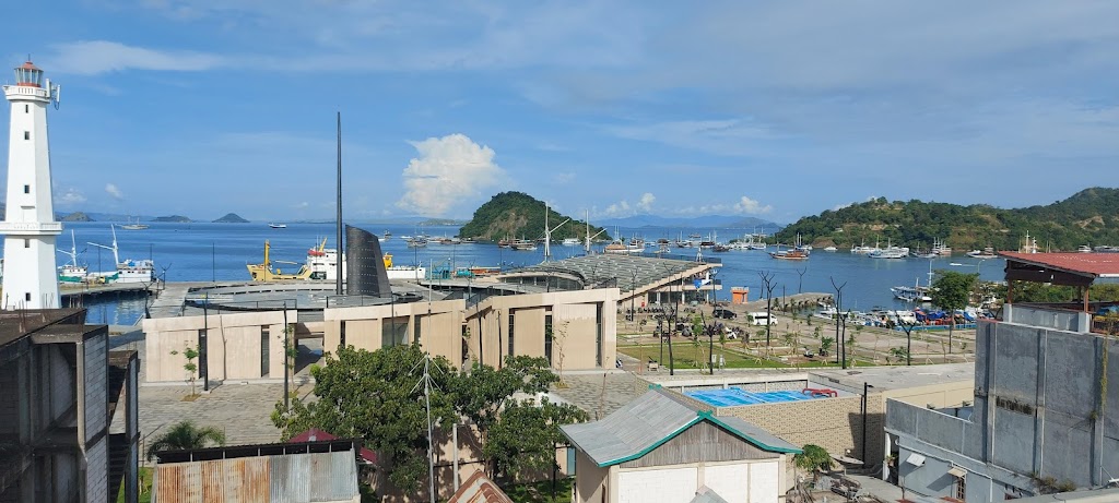 Harbour komodo hotel