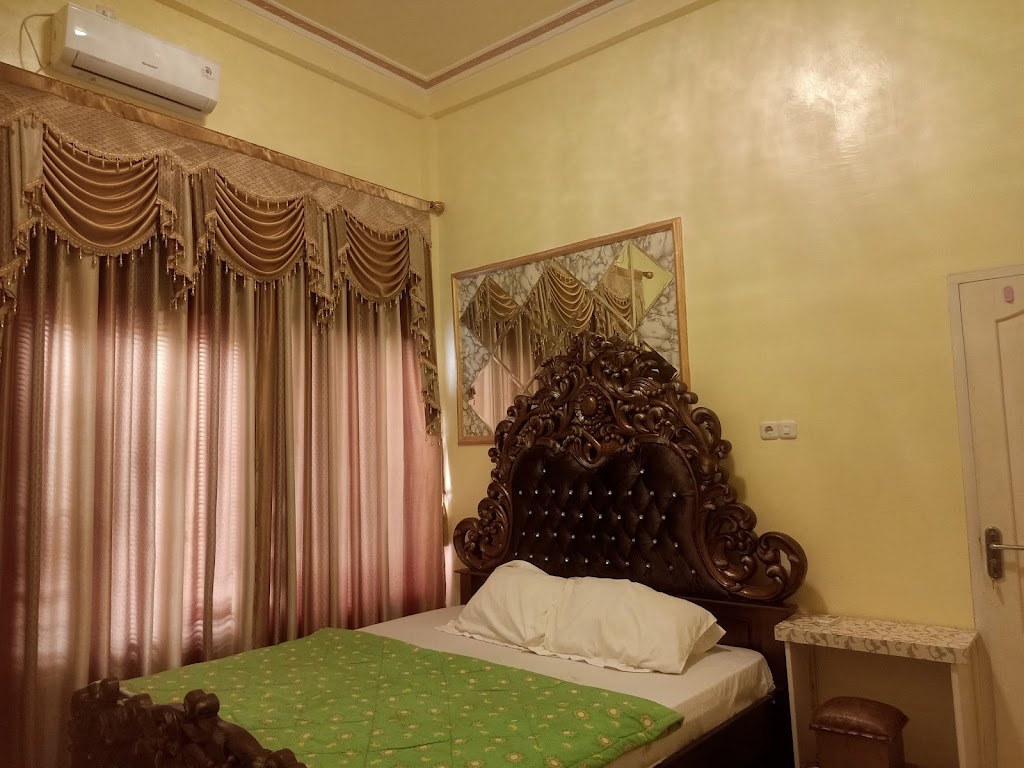 Homestay RN near Taman Bambu Runcing Polewali Mitra RedDoorz