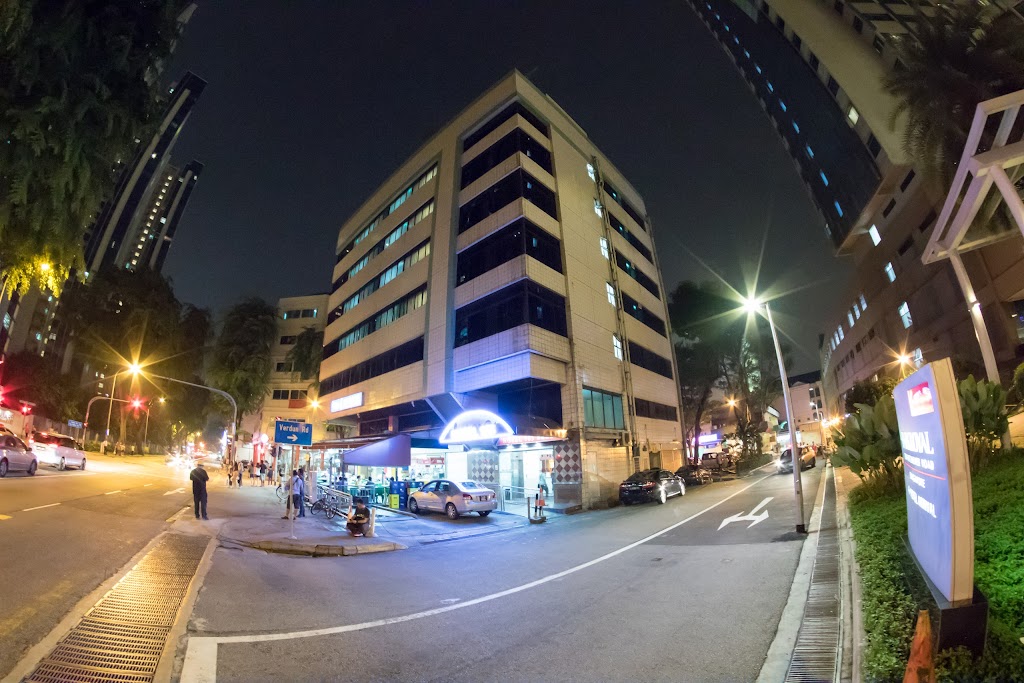 in a low-key budget hotel offering free Wi-Fi & a 24/7 cafe.