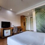 Warm rooms with flat-screens in a laid-back