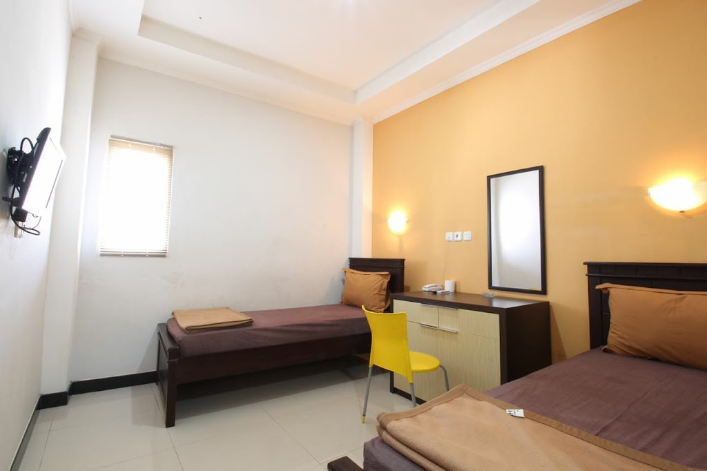 Simple rooms in a relaxed hotel featuring free breakfast & a restaurant with live music & a terrace.