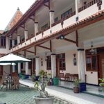 dorms & cottages in a relaxed hotel offering dining