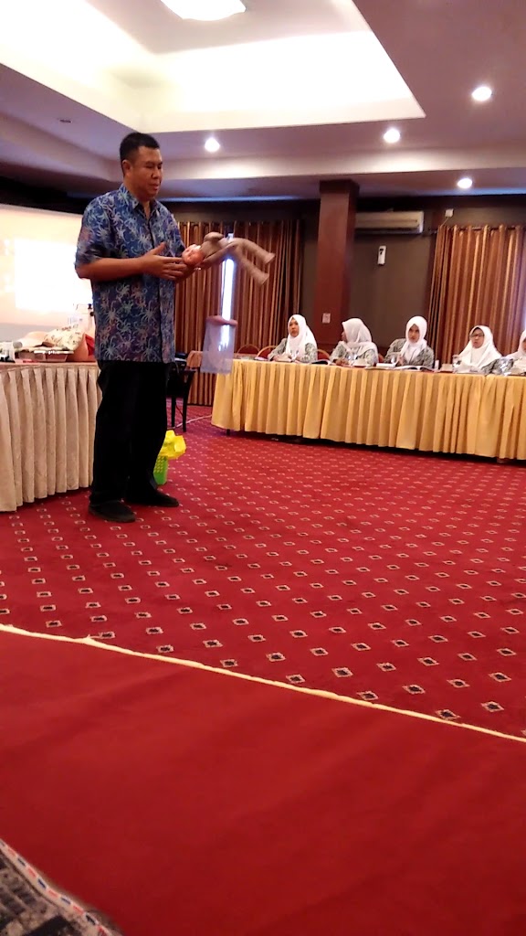 plus a relaxed 24-hour restaurant.