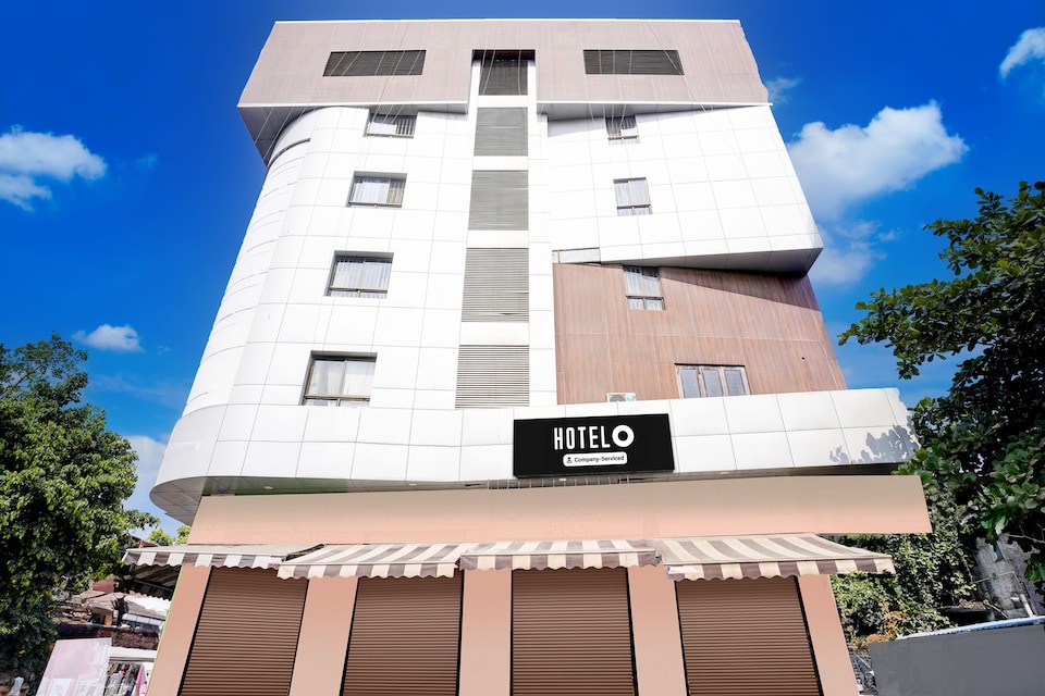 Hotel O Nashik Road formerly The Address Hotel