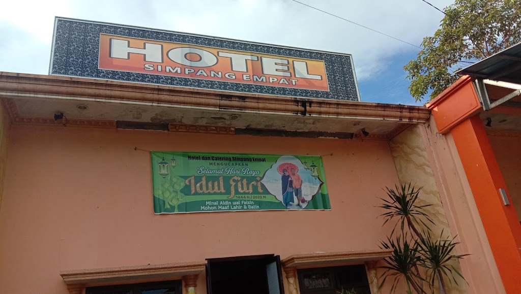 Hotel Simpang Empat