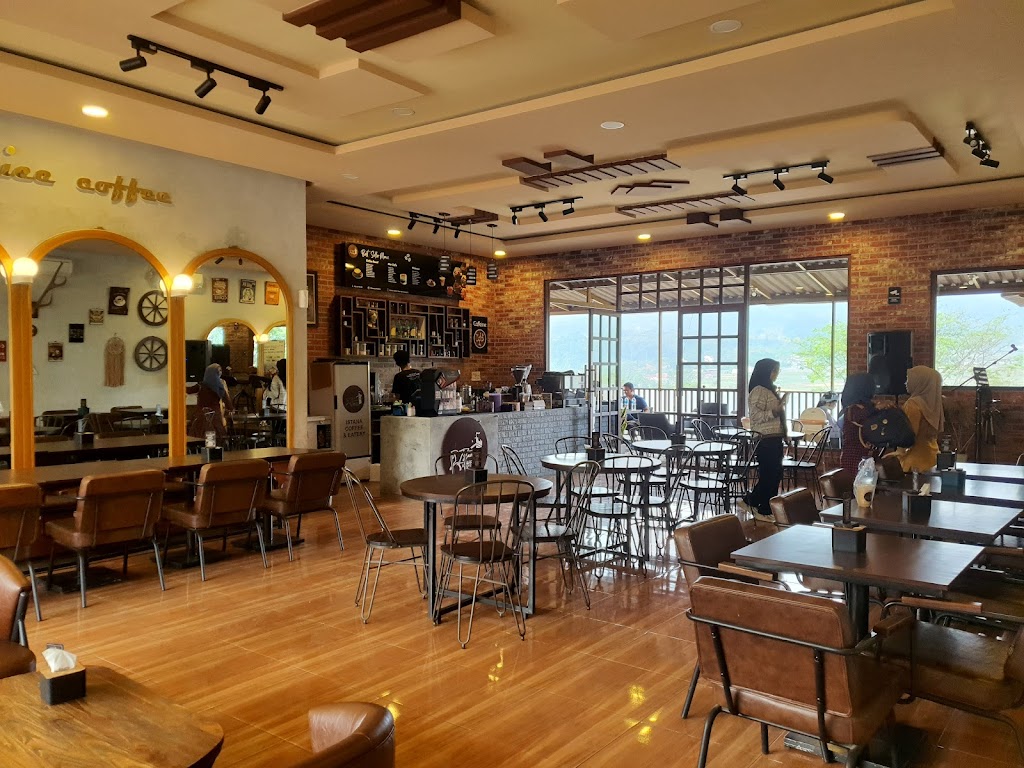 Istana Coffee & Eatery