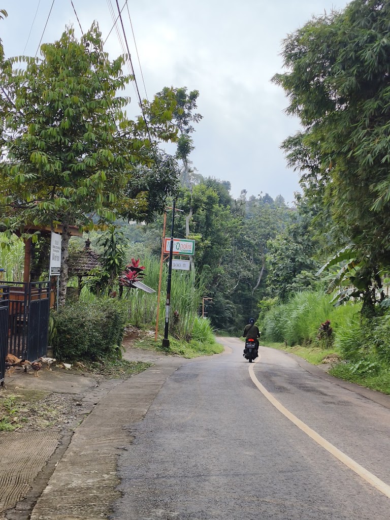 Jalan Masuk Vihara Girivanna