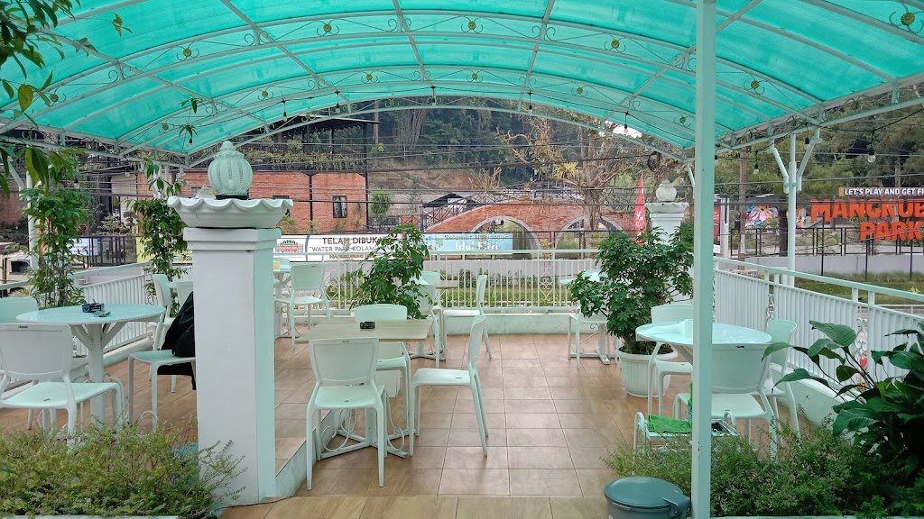 Jelang Hari Coffee and Bakery