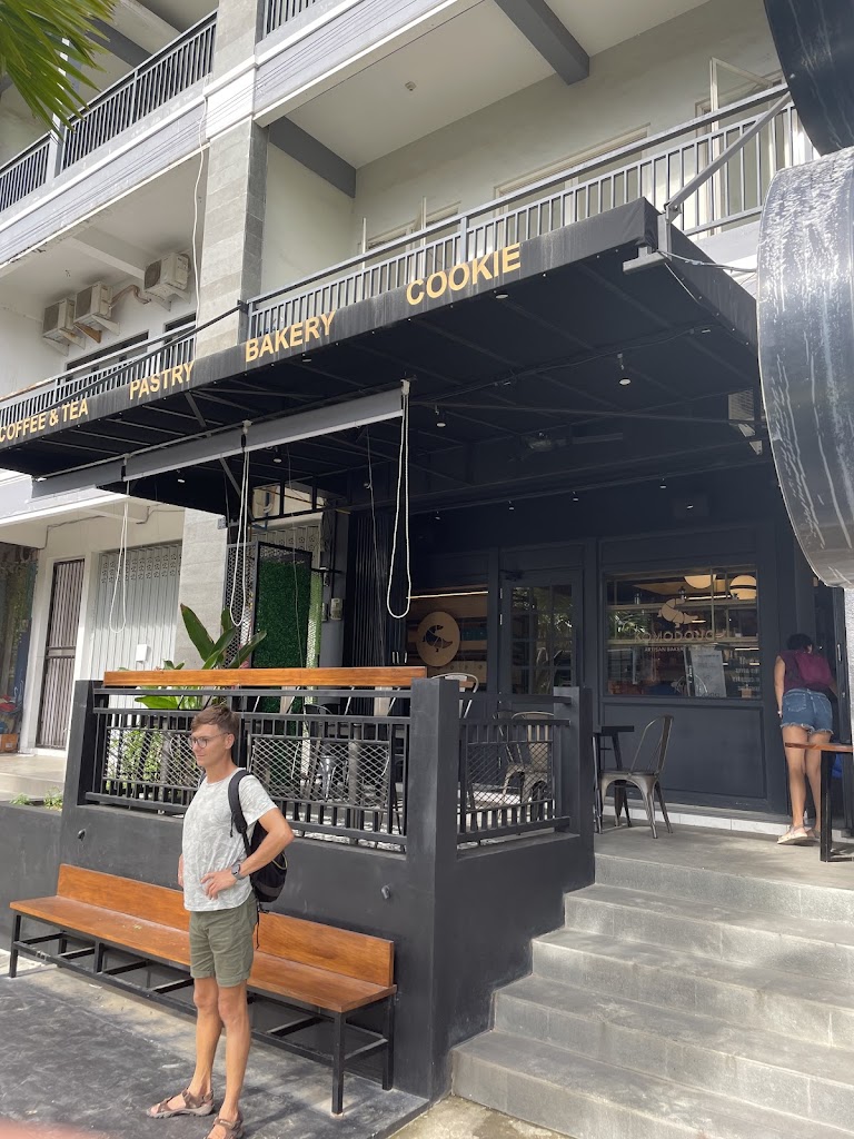 KOMODOUGH Artisan Bakery & Coffee