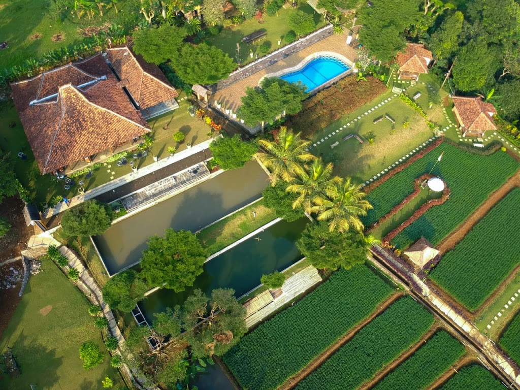 Kampung Halaman Villas