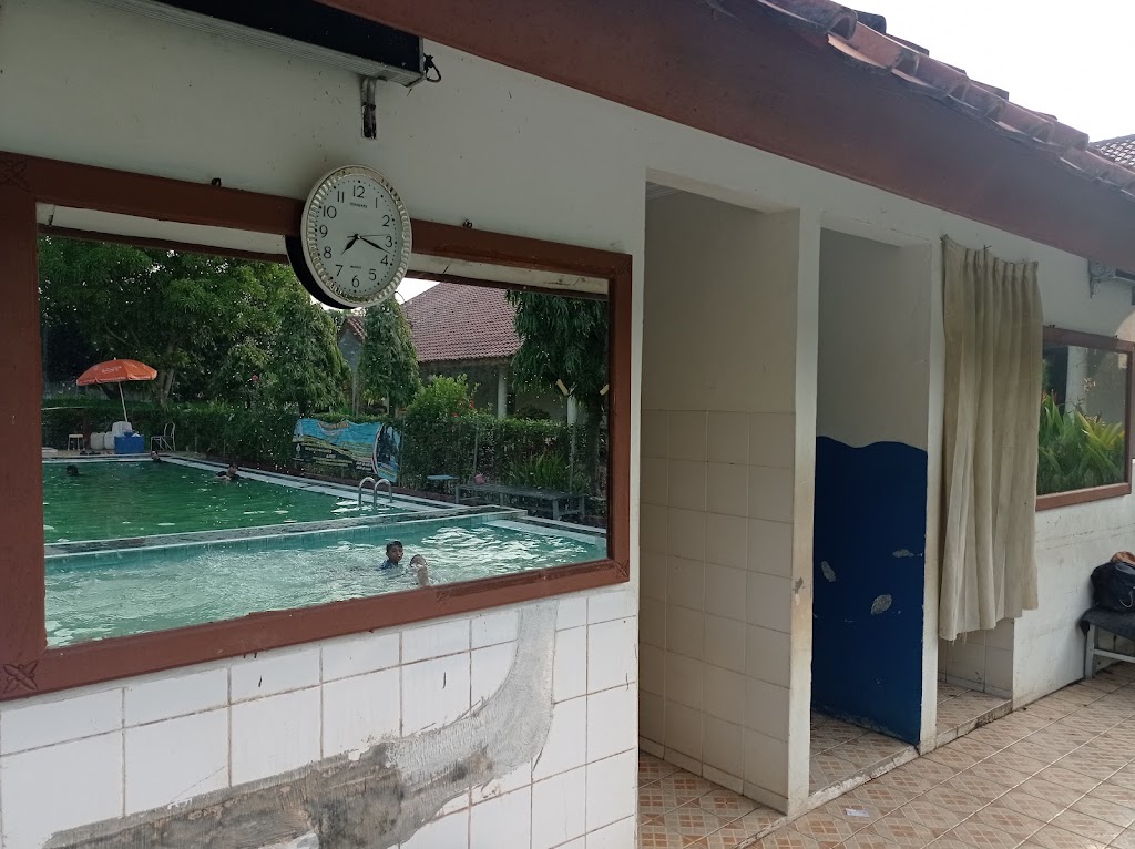 Kolam renang hotel prima Indramayu