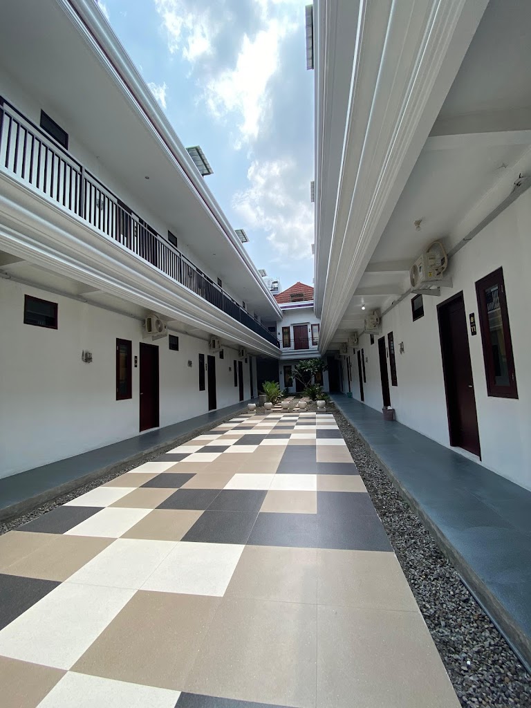 Kusuma Guest House Jombang RedPartner near Station Jombang