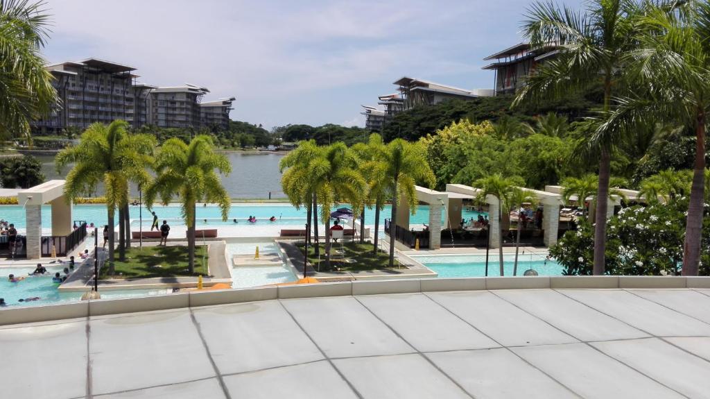 Lagoon view Family Suite in Pico De Loro Cove