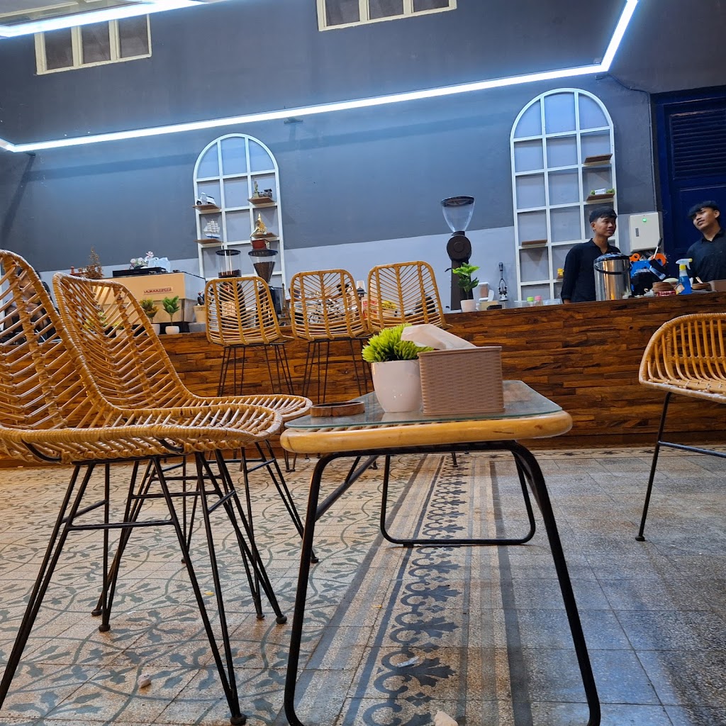 Loemento Cafe & Resto Kudus