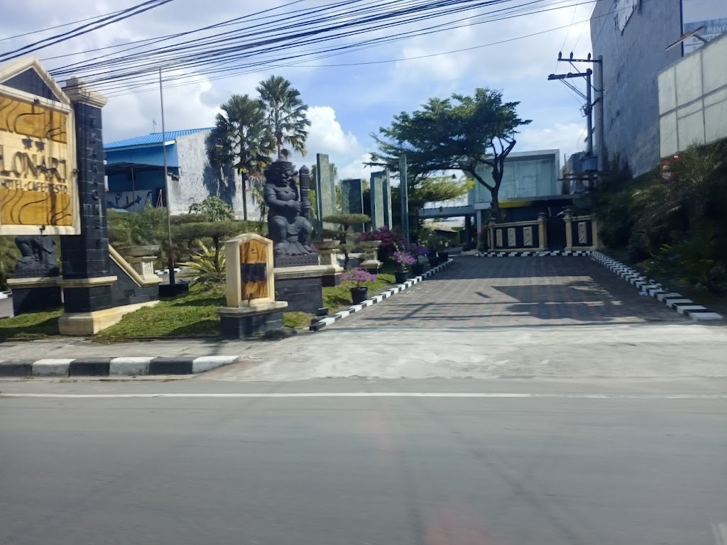 Lonari Inn Hotel