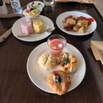 Casual conference hotel offering a restaurant
