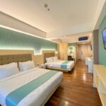 in a casual lodging offering a coffee shop & a courtyard patio.