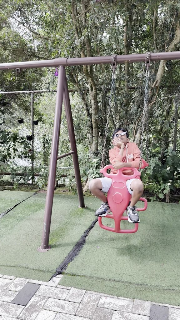 Traditional-style hotel with scenic valley views