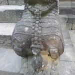 Candi Merak berlatar belakang agama hindu yang diperkirakan dibangun pada abad VIII-IX Masehi pada masa Kerajaan Mataram kuno.
