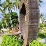 an eatery/bar & an outdoor pool
