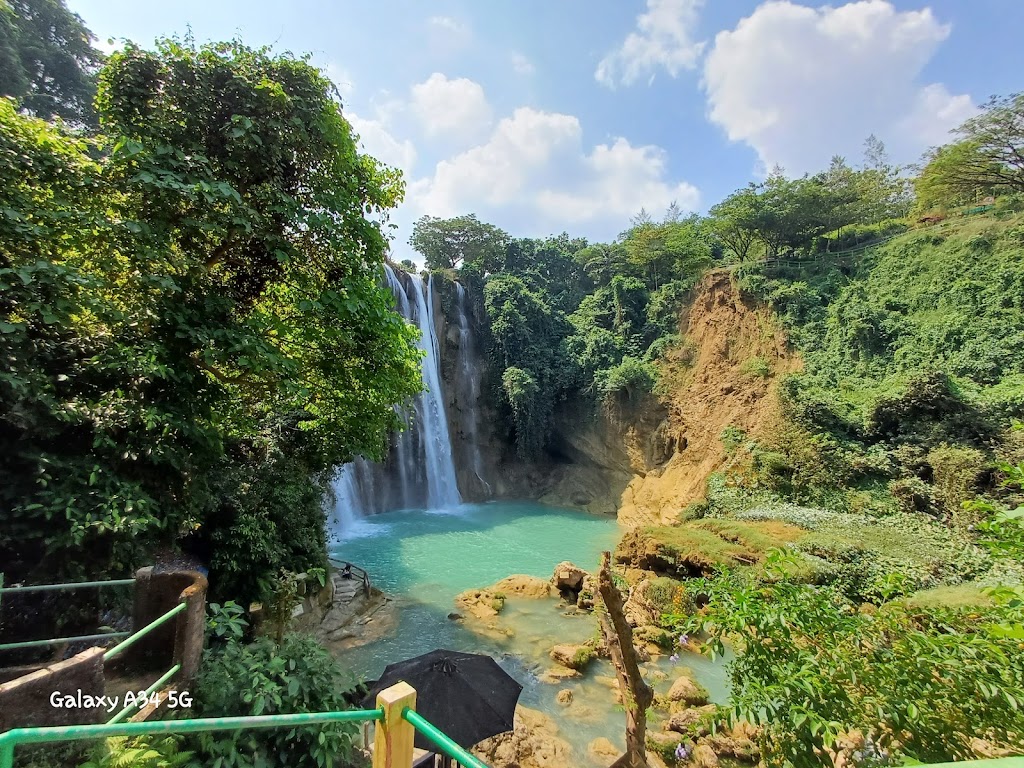 Nglirip Waterfall