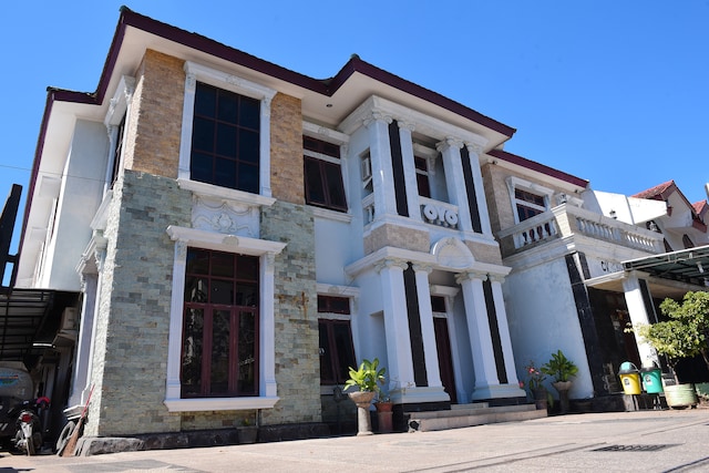 plus Wi-Fi & parking.