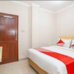 Simply furnished rooms in a down-to-earth budget hotel with a dining area & an outdoor pool.