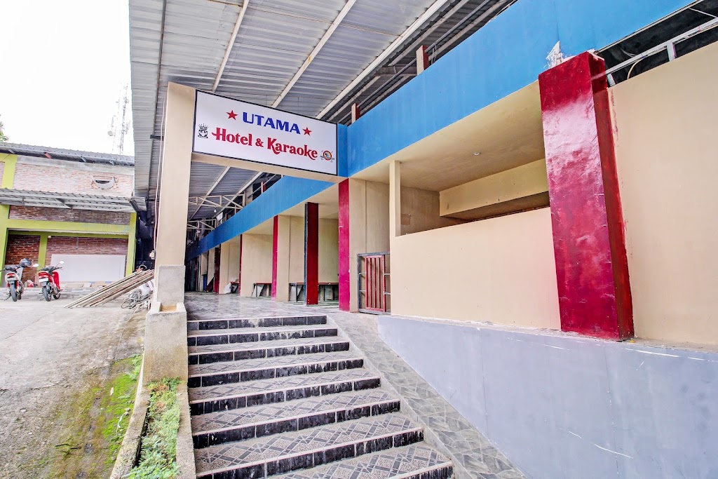 OYO 92032 Utama Hotel & Karaoke
