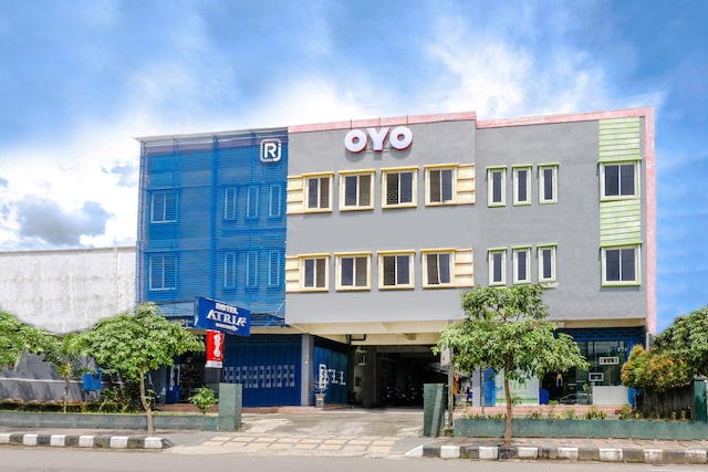 OYO Life 2966 Hotel Atriaz