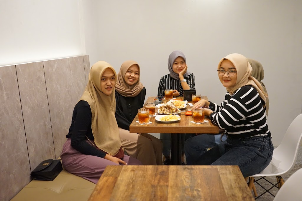 PUANG AMO Coffee & Eatery Atambua