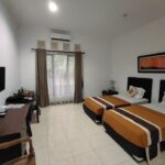 in a hotel offering a stylish restaurant & a mosque.